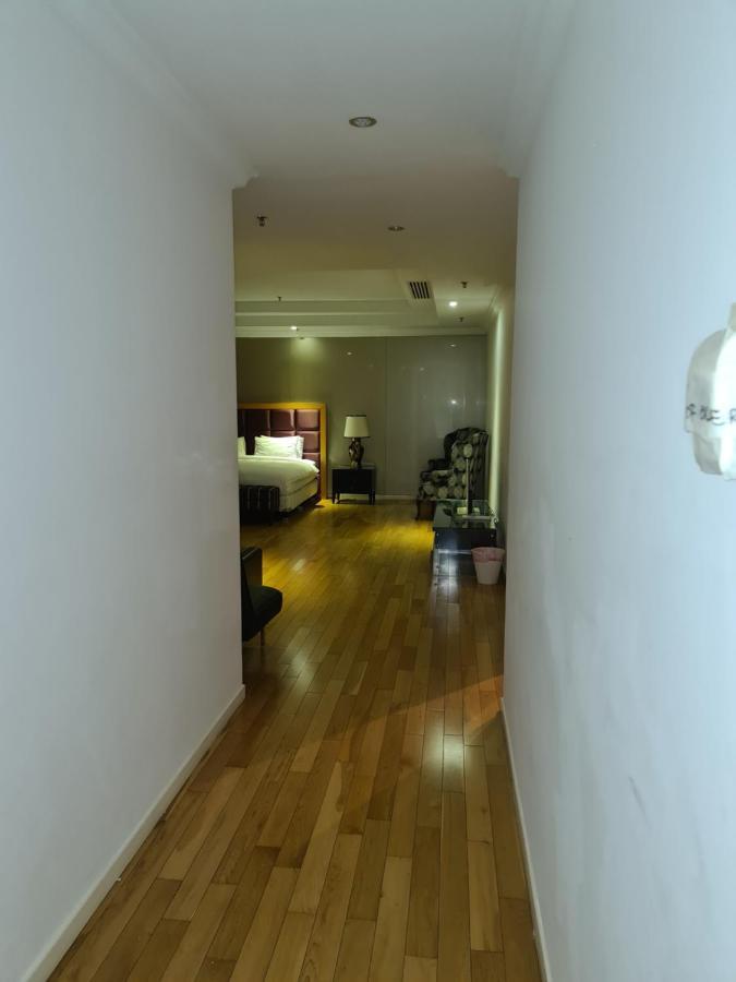 Raymond Suites At Berjaya Times Square