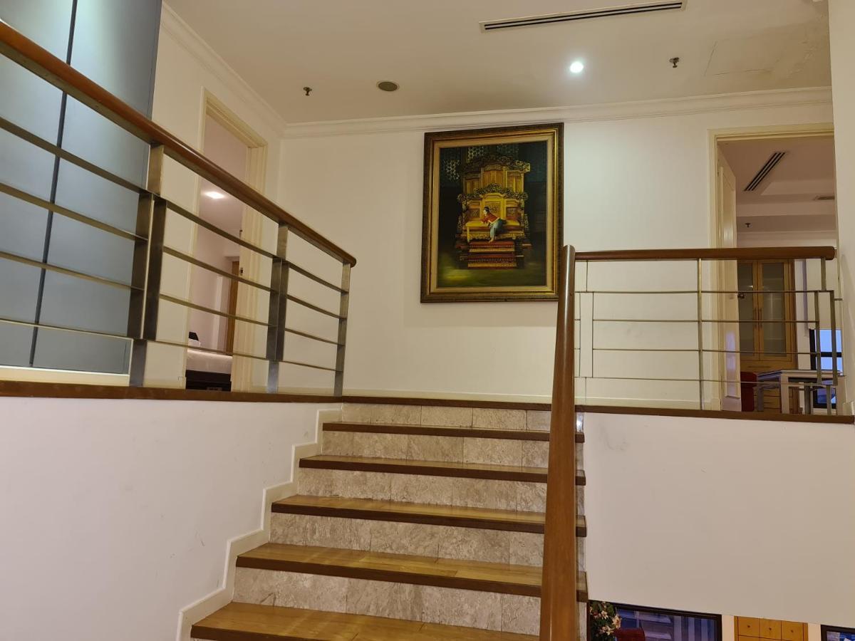 Pangsapuri Raymond Suites At Berjaya Times Square Kuala Lumpur