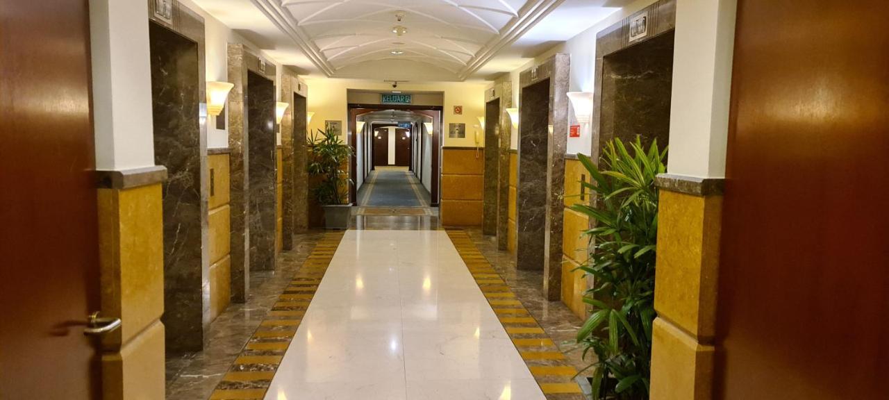Raymond Suites At Berjaya Times Square Kuala Lumpur