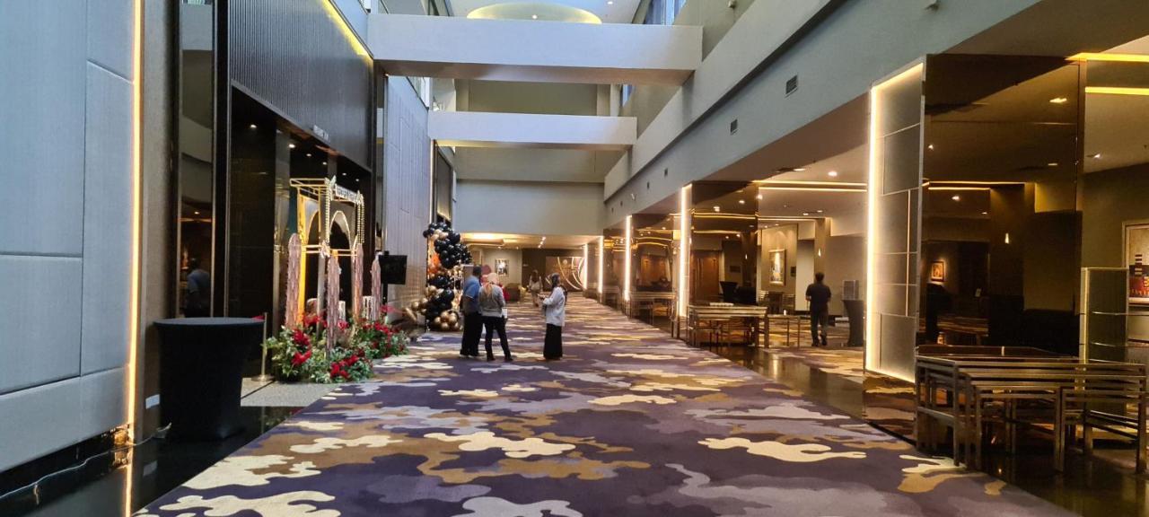Raymond Suites At Berjaya Times Square *